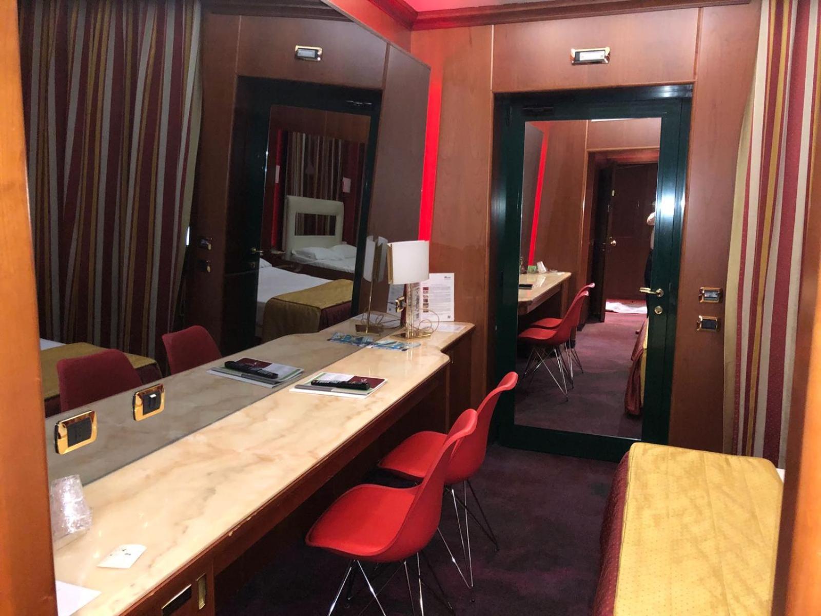 As Hotel Monza Habitación foto